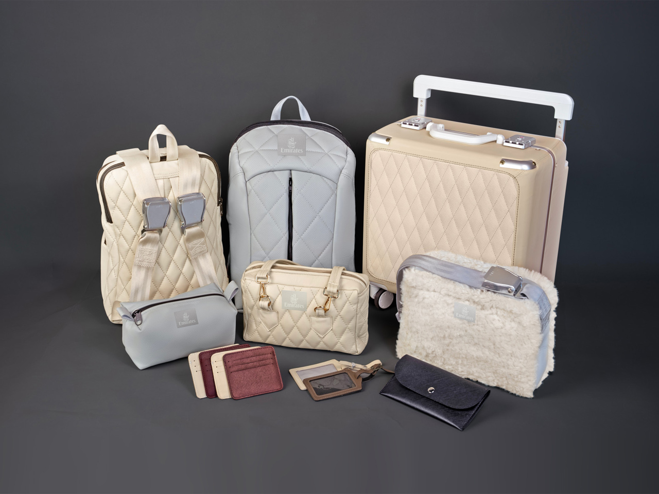 Авиакомпания Emirates выпустила уникальную капсульную коллекцию багажа, сумок и аксессуаров